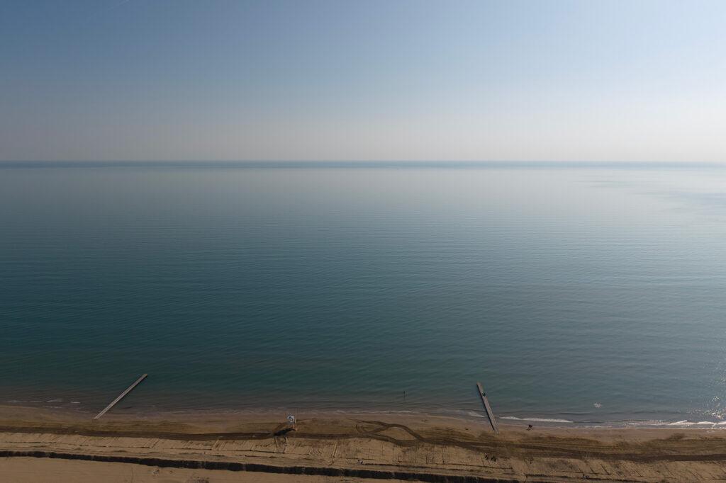 Immagine aerea della battigia per la sezione in homepage Antonello Associati: studio tecnico a Jesolo