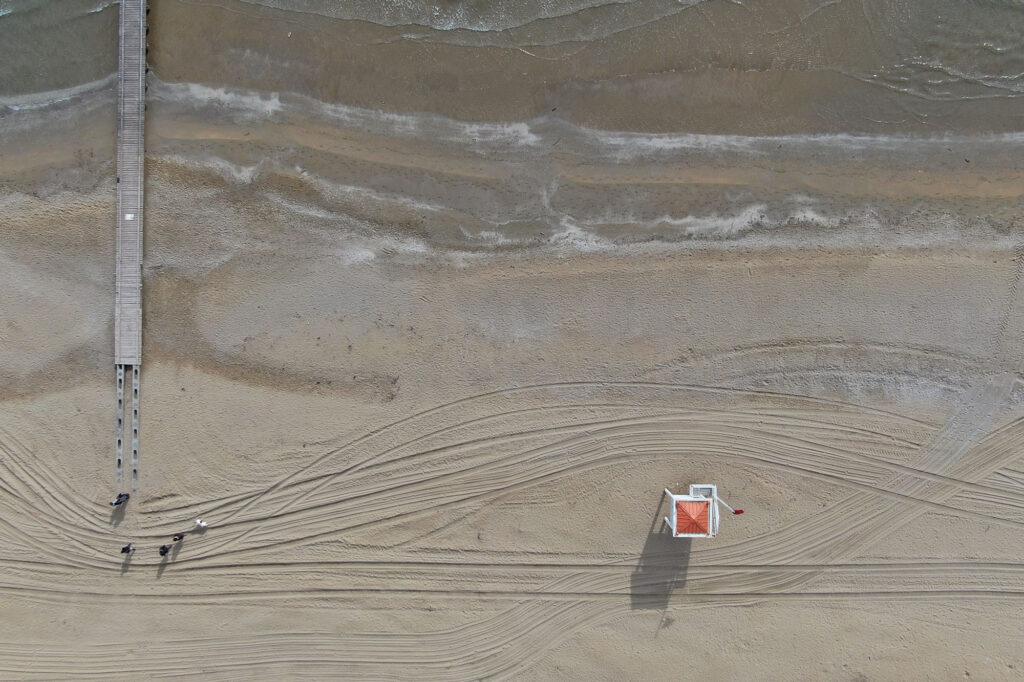 Immagine aerea della battigia per la sezione in homepage Antonello Associati: studio tecnico a Jesolo